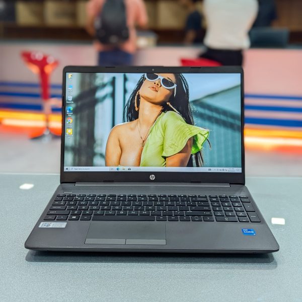 HP 250 G8 | Intel Core i5-11th Gen | 16GB RAM | 128GB NVMe SSD + 512GB HDD | 15.6 inch Full HD Display Laptop - Image 2