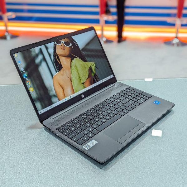 HP 250 G8 | Intel Core i5-11th Gen | 16GB RAM | 128GB NVMe SSD + 512GB HDD | 15.6 inch Full HD Display Laptop - Image 3